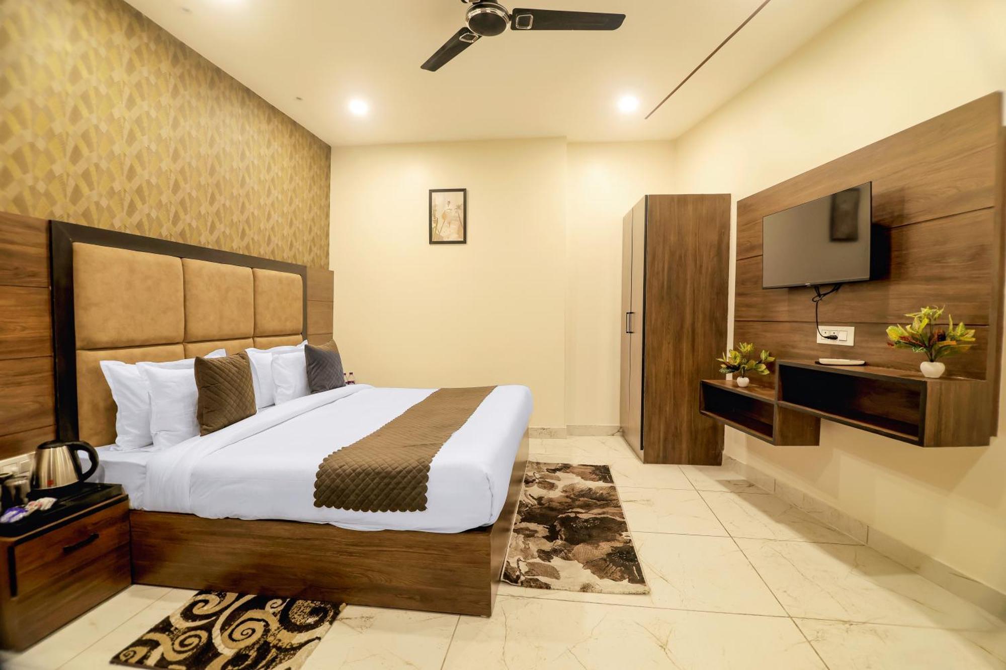 Hotel Hari Dhara, 100 Meters From Har-Ki-Pauri Haridwār Exteriör bild