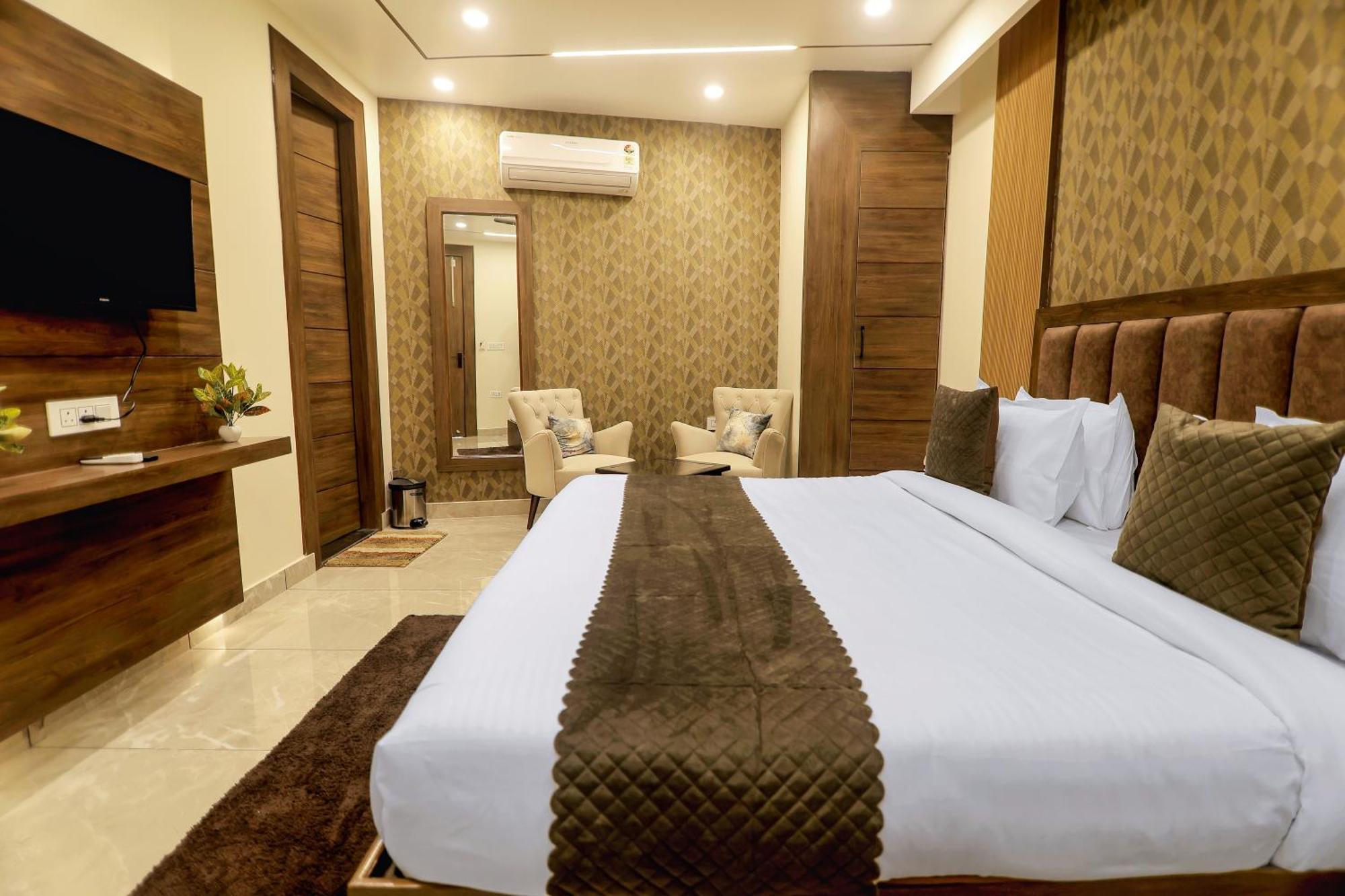 Hotel Hari Dhara, 100 Meters From Har-Ki-Pauri Haridwār Exteriör bild