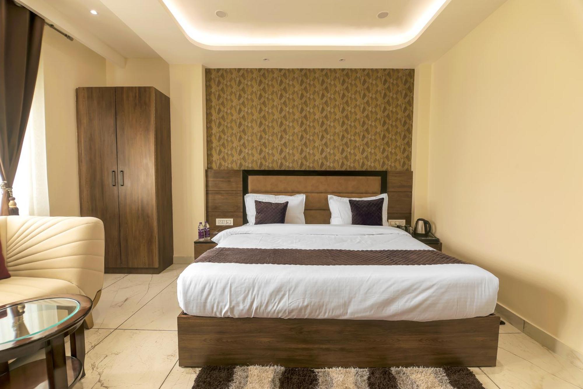 Hotel Hari Dhara, 100 Meters From Har-Ki-Pauri Haridwār Exteriör bild