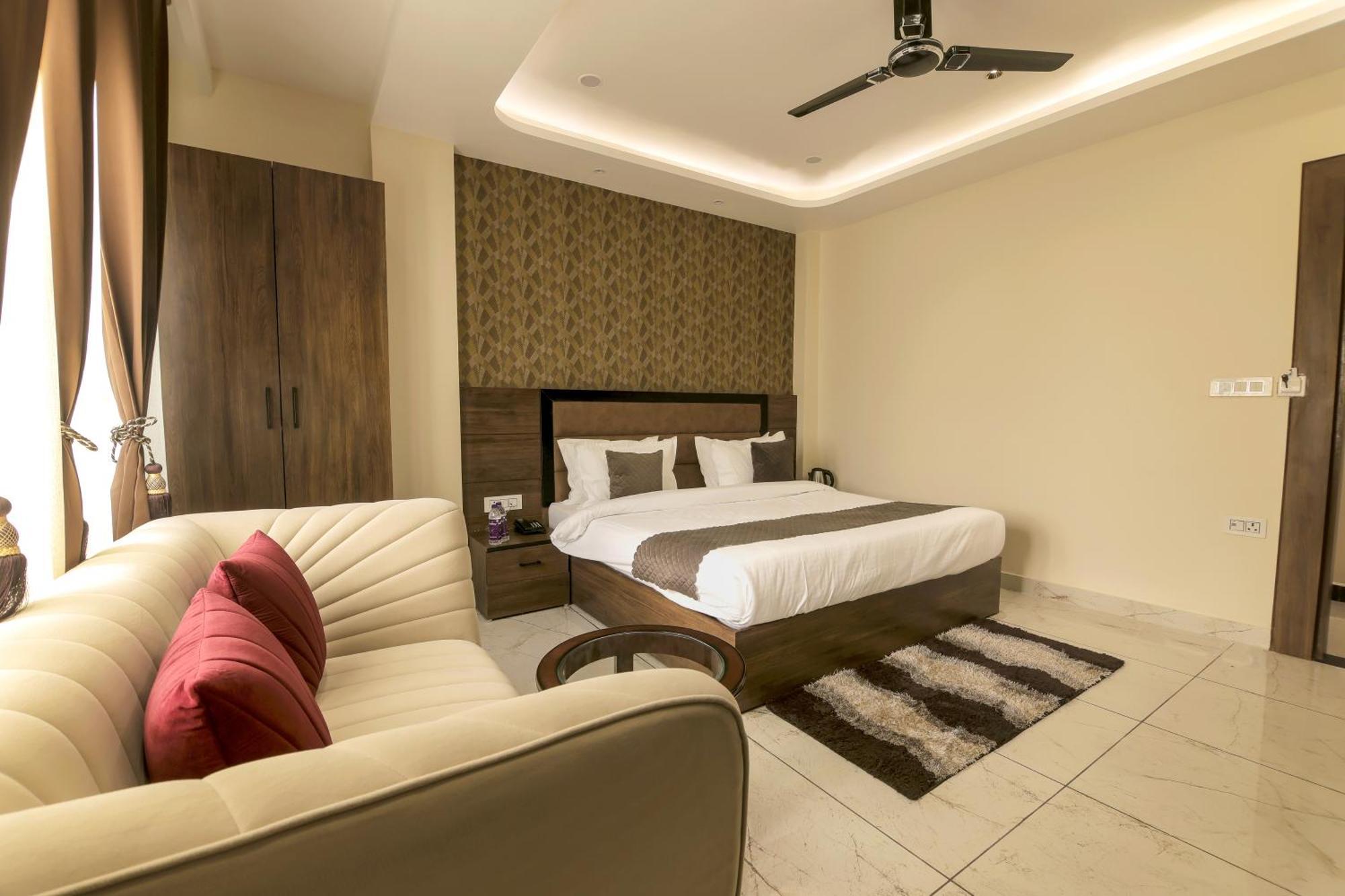 Hotel Hari Dhara, 100 Meters From Har-Ki-Pauri Haridwār Exteriör bild